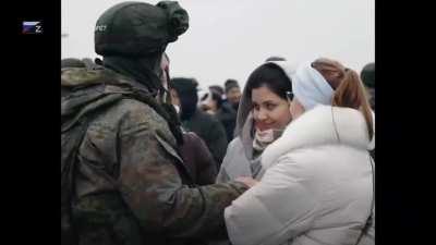Ru pov: The Russian Federation continues to send its mobilised servicemen to the the special military operation zone, footage shows brave fighters from the Tula Oblast are ready to do their duty as soldiers of the Russian Federation