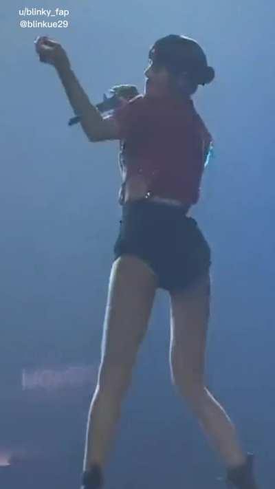 The hottest butt in blackpink 💦
