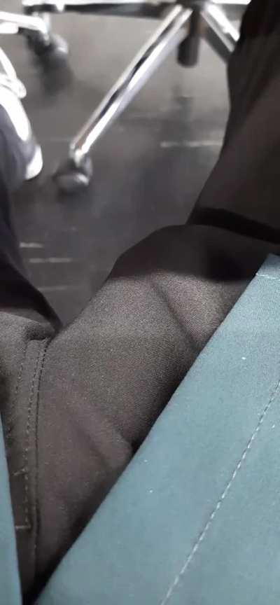 Got hard during class 😳🥵