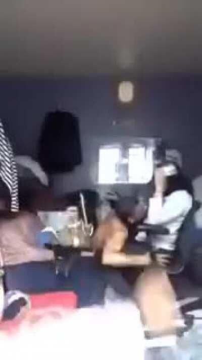 Tazer goes bzzz bzzzz