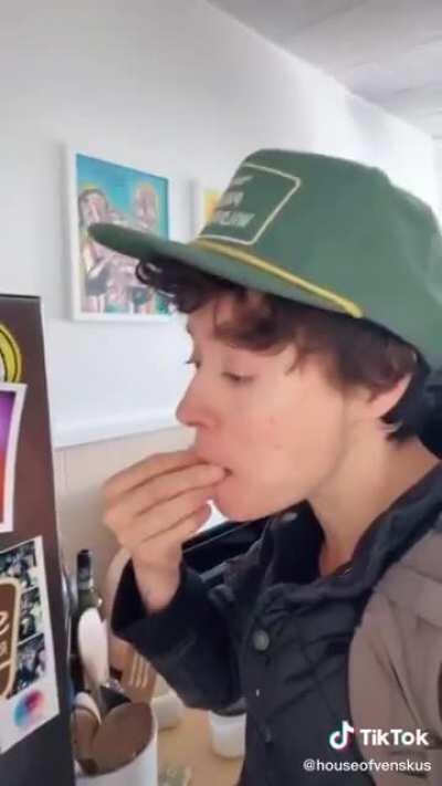 (not spoiler it’s a joke) Now we know what Piper’s been up to for the last year!!!