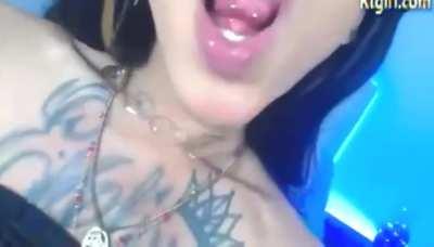 Self Sucking shemale eats own cum🤤💦