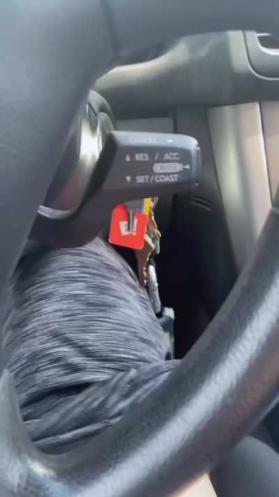 I love having my pussy out in a busy area 