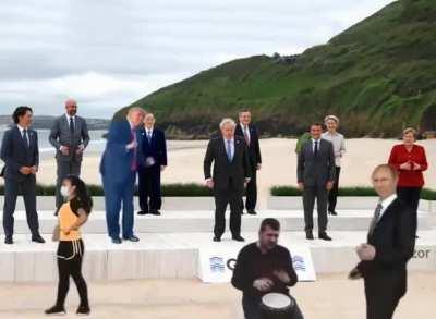 К следующим выборам в США на их почте будут работать Петров и Боширов