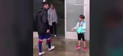 Messi ¿QUE TE PASO? Se me cayó un idolo
