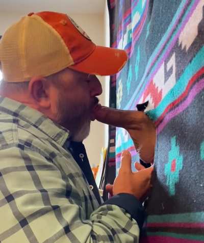 (48)Hung married fucker wanted to dick my pussymouth down. After seeing his “meat resume”, I knew I needed to throat that cock. 34/6’4/225/8”. #minneapolis