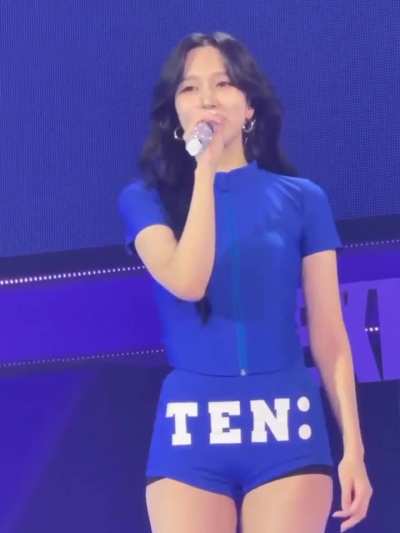 Mina introducing herself at TWICE 10th Anniversary Fanmeeting - 251018