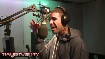 gah dayum drake be spittin BARS 💯💯🔥🔥🗣️🔥🔥🗣️🗣️💯💯💯