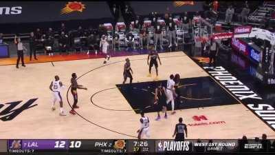 [Highlight] Lebron aims for the rim in the middle for yet another deep 3