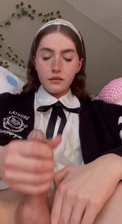 Why do you always look but never talk to me? 🥺 comment section’s open, coward