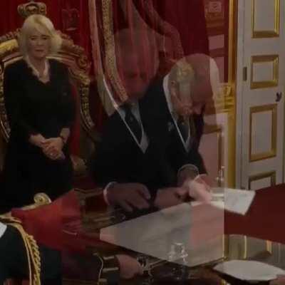 Imagine being this much of an old shit