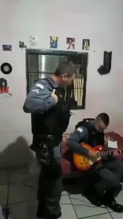 O cara manda muito :o