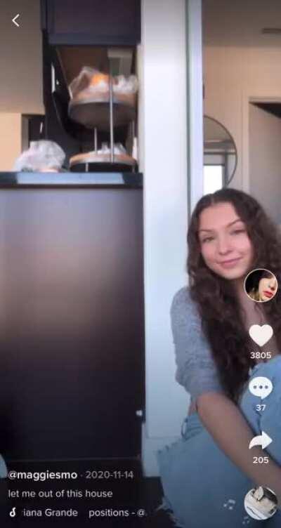 She's perfectly cute and busty @maggiesmo