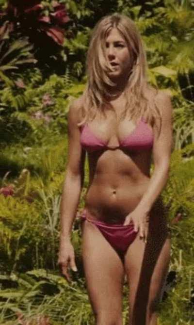 Jennifer Aniston. So fucking sexy😱