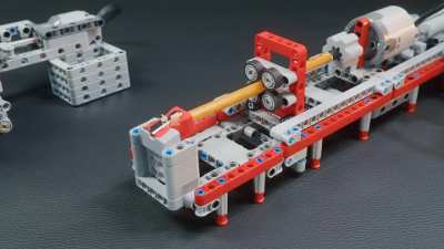 How it works - LEGO Pencil Sharpener