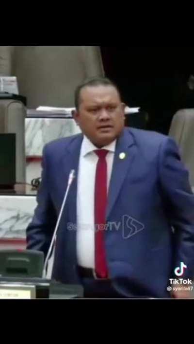 Betul..betul... memang pengkhianat pada agama dari dulu dulu lagi...siapa dia...?