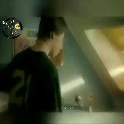 Alguém tem o vídeo completo, quero saber oq q deu, parece ser uma propaganda