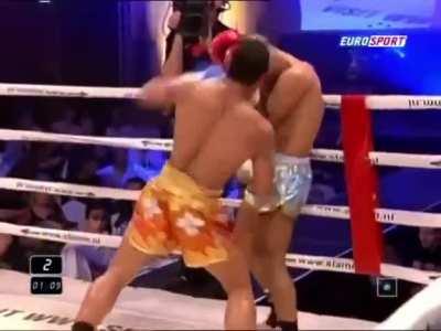 Yodsanklai Fairtex is more than just a left kick, here’s an example of his boxing and distancing.