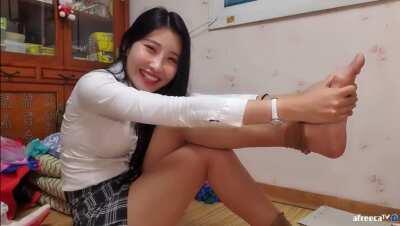 Tantalising soles tease