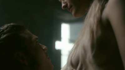 [Ass] [Topless] Alicia Agneson in 'Vikings' s05e03 (2017) and s06e10 (2020)