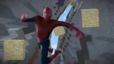 Eu gosto do espetacular, mas essa cena ficou melhor com o Maguire