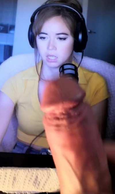 Jerking off & cumming to Maya while shes live