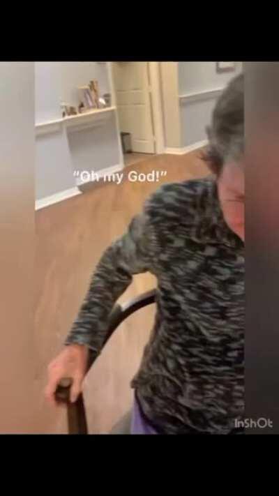 Couple Married for 60 Years Reunites after 215 Days apart due to Covid. Who’s cutting onions in here.