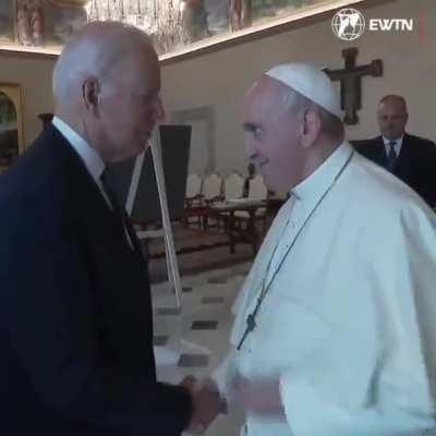 Кто в англицком шарит, он действительно это сказал???