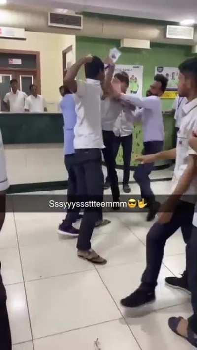 Ye background wali creepy laugh aaj bhi mere sapno me aakar mujhe pareshan kar rahi hai 💀🤡