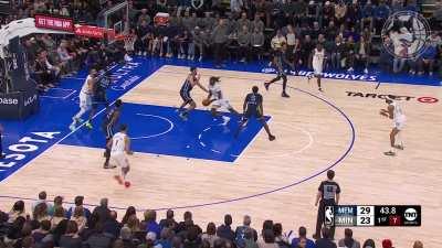 [Highlight] Two Words: Naz Reid. Big Jelly finishes the pick and roll with a lefty layup.