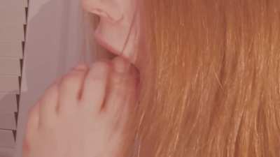 Let’s suck on some cute natural toes 💕 