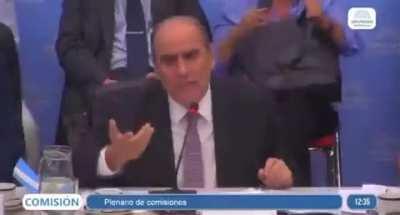 Ministro Francos al diputado Del Caño: 