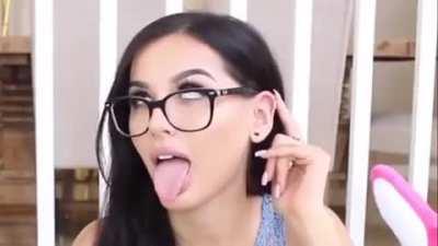 her tongue is nice(I have a girl tongue fetish)