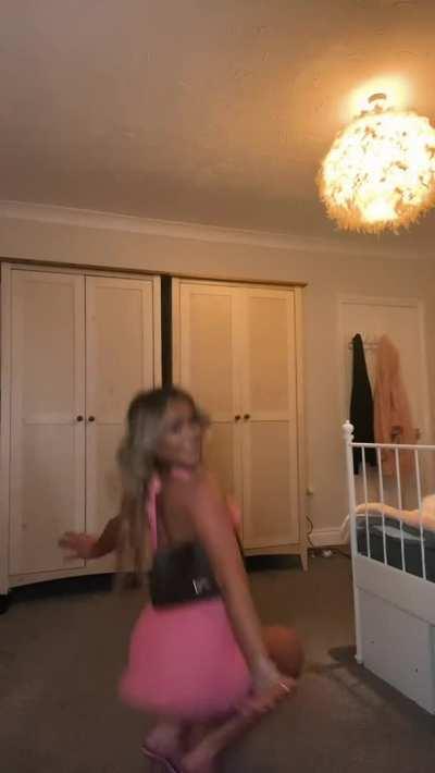 She know's what she's doing