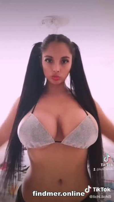 Her f0lder in c0mm3nts😍