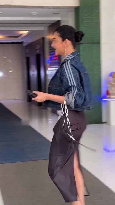 This Busty Chinaal Shruti Hassan is not all about her Massive Udders but also about her Thick Huge Ass. Milky Gutterslut needs Hard Anal Treatment from Dark Black Dicks surely