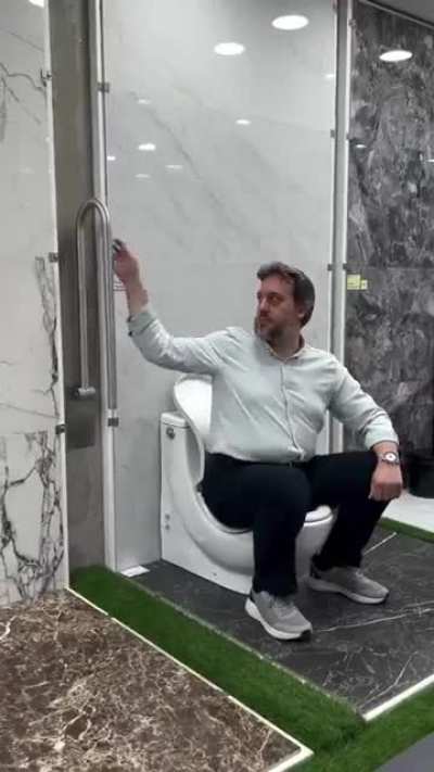 Ягуар в мире ~~гондонов~~ унитазов