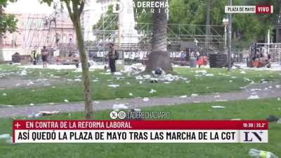 La CGT movilizó con poca convocatoria y dejó Plaza de Mayo en este estado. El Gobierno les cobrará 200 millones de pesos por los costos de limpieza