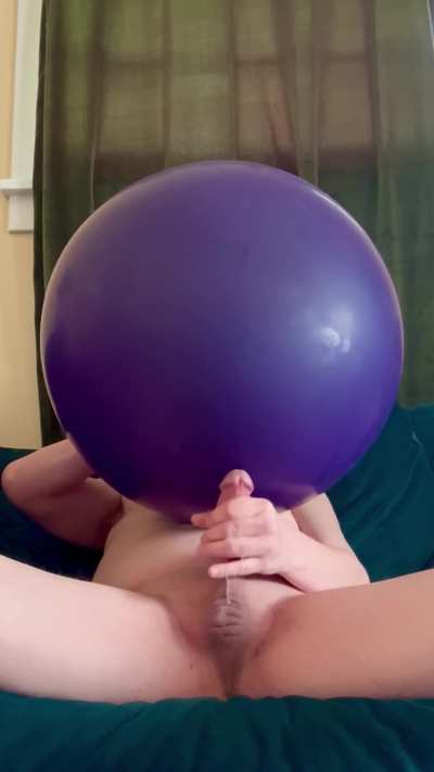 When I firmly inflate my big balloon, I can’t help but stroke, moan and cum really hard! 🥵