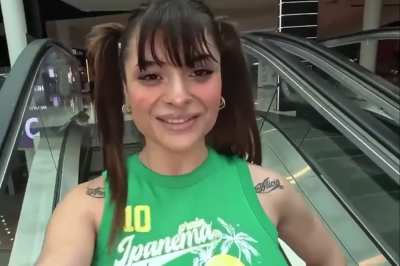 Spanish cum walk in mall
