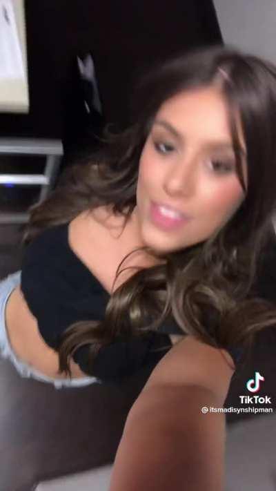 Her legs don’t get enough love