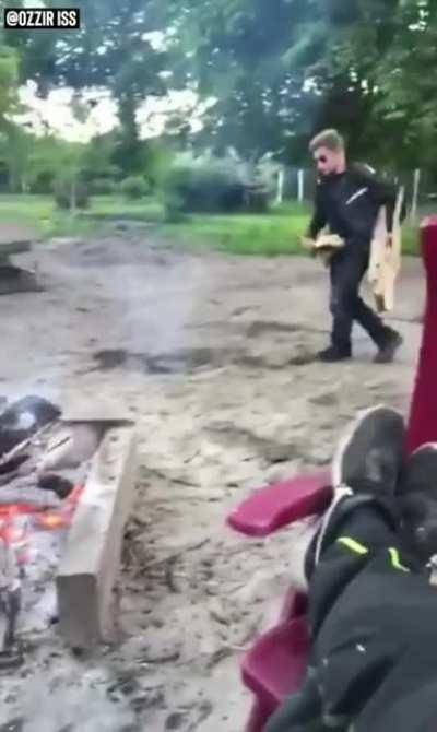 WCGW thinking you're a log