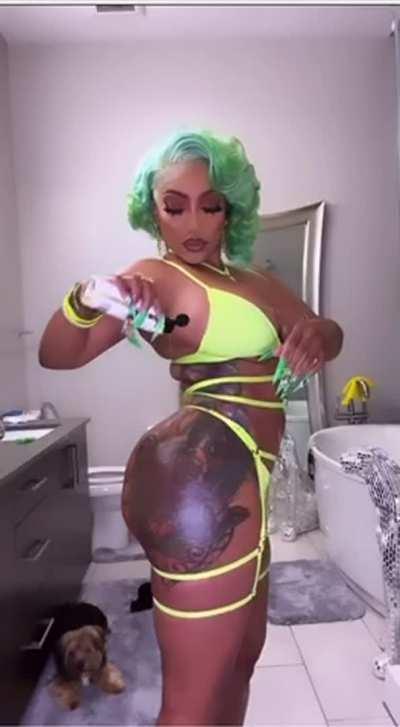 Irene the Dream in lingerie and oiled up