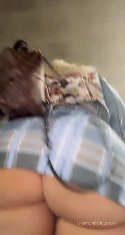 Pretty woman, walking down the street