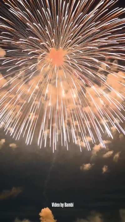 Can't get enough of these fireworks no matter how many times I see every year