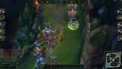 Interesting Nautilus Hook on Ezreal ... How did that hit?