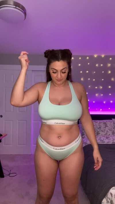 DO YOU LIKE IT ? ( her Free album In Comments )