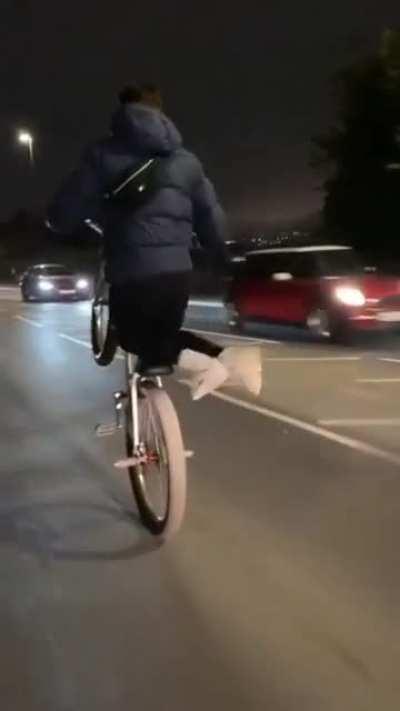 HMB while I do this stunts in the highway.