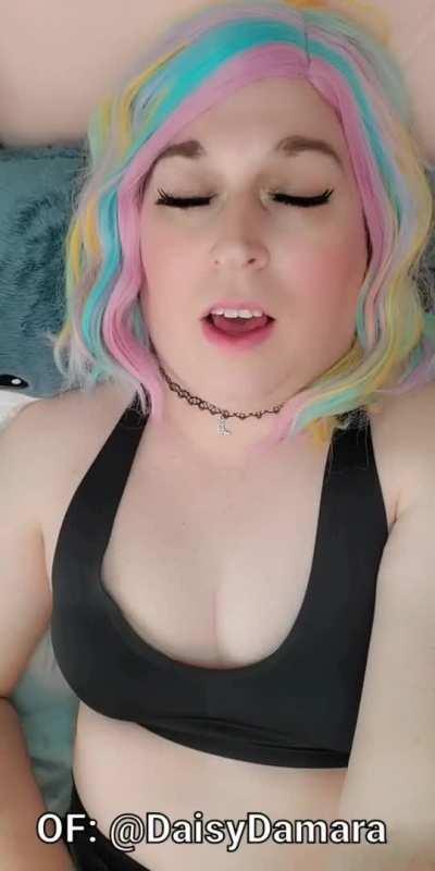 Do you like watching a pretty trans girl touch herself? 💖💖💖