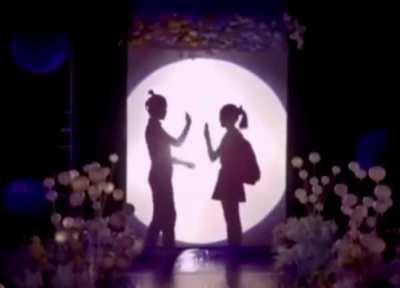 A beautiful entrance for the bride